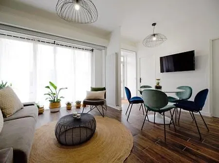 Comfy Close To Grenelle And Eiffel Tower Lägenhet
